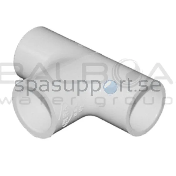 T-koppling 90° 1" F/F/F i vit PVC, med måttpilar som visar innerdiameter 33mm på två av de tre öppningarna.